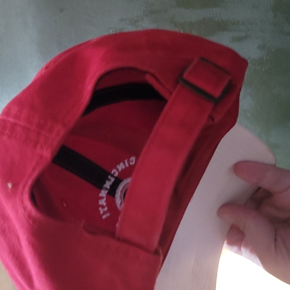 Cincinnati Reds Hat - Picture 2 of 3